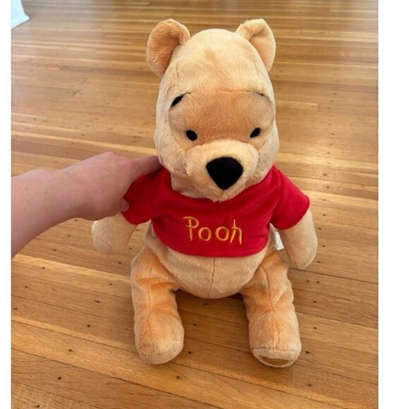 Disney Winnie the Pooh & Piglet Disney Store Exclusive Plushes - Picture 2 of 11